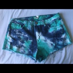 F21 TIE DYE HIGH WAISTED JEAN SHORTS
